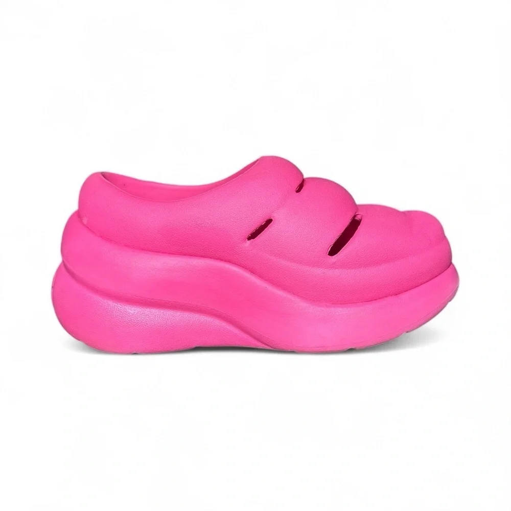 UGG bright fun